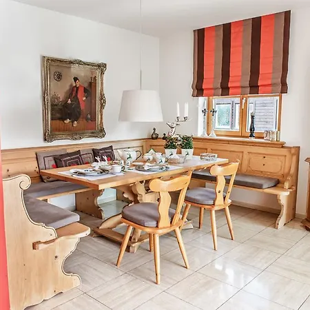 Park - Alpine Apartment Garmisch-Partenkirchen